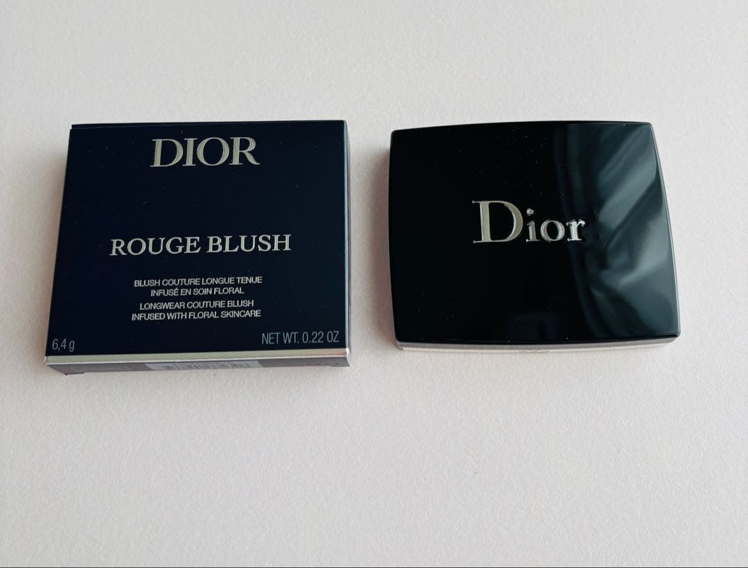 DIOR ルージュブラッシュ732ピーチコロールサテン