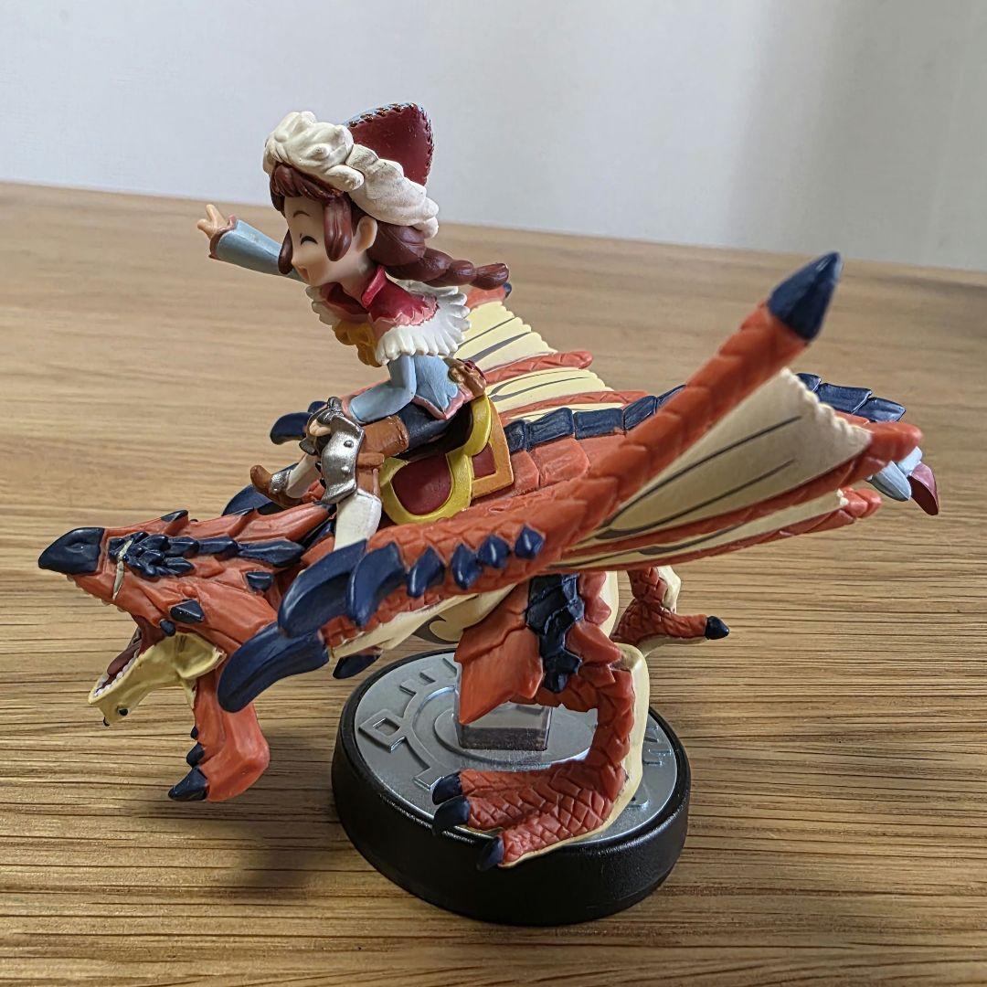 モンスターハンター amiibo アミーボ 隻眼のリオレウス＆ライダー 女の子