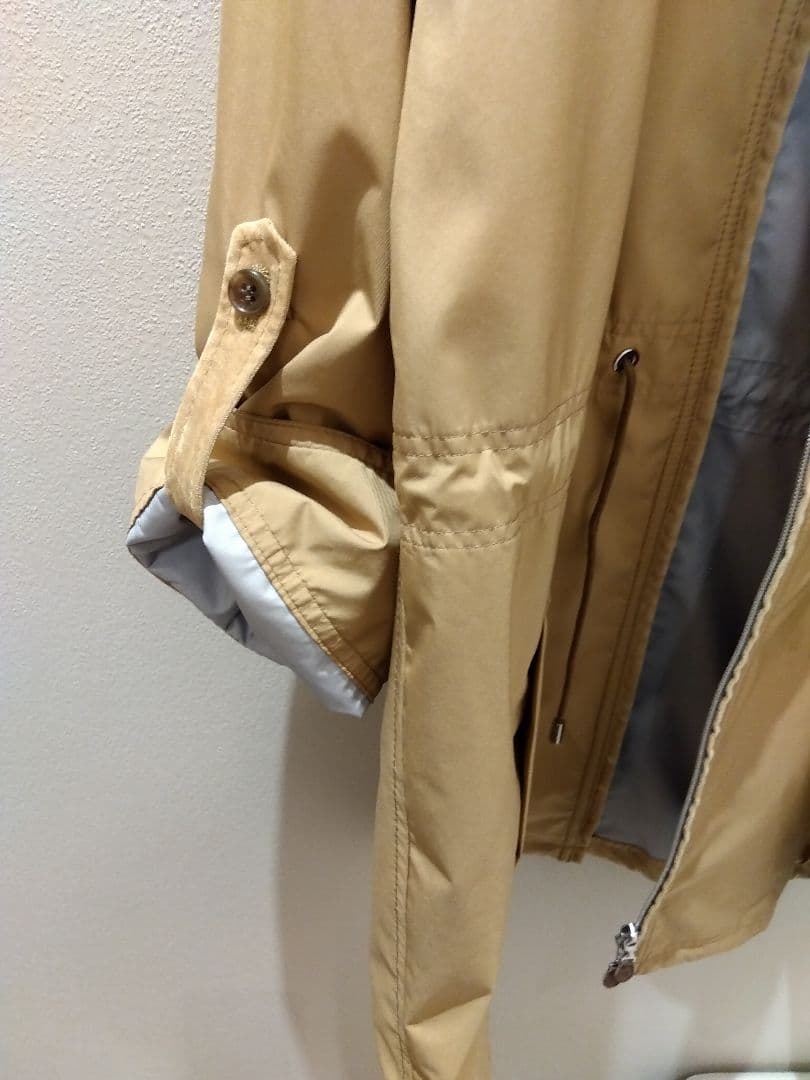 新品タグ付モラビトブラン★ベージュ コートジャケット フロントジッパー