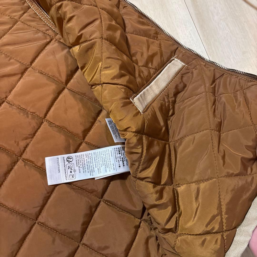 美品❣️ LEVI’S WORKWEAR ベスト　ダウン　ベージュリーバイス S