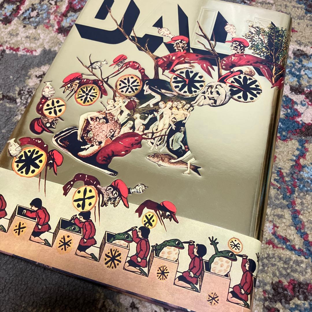 Dali: Les Dîners de Gala (1994) ダリ　レシピ本
