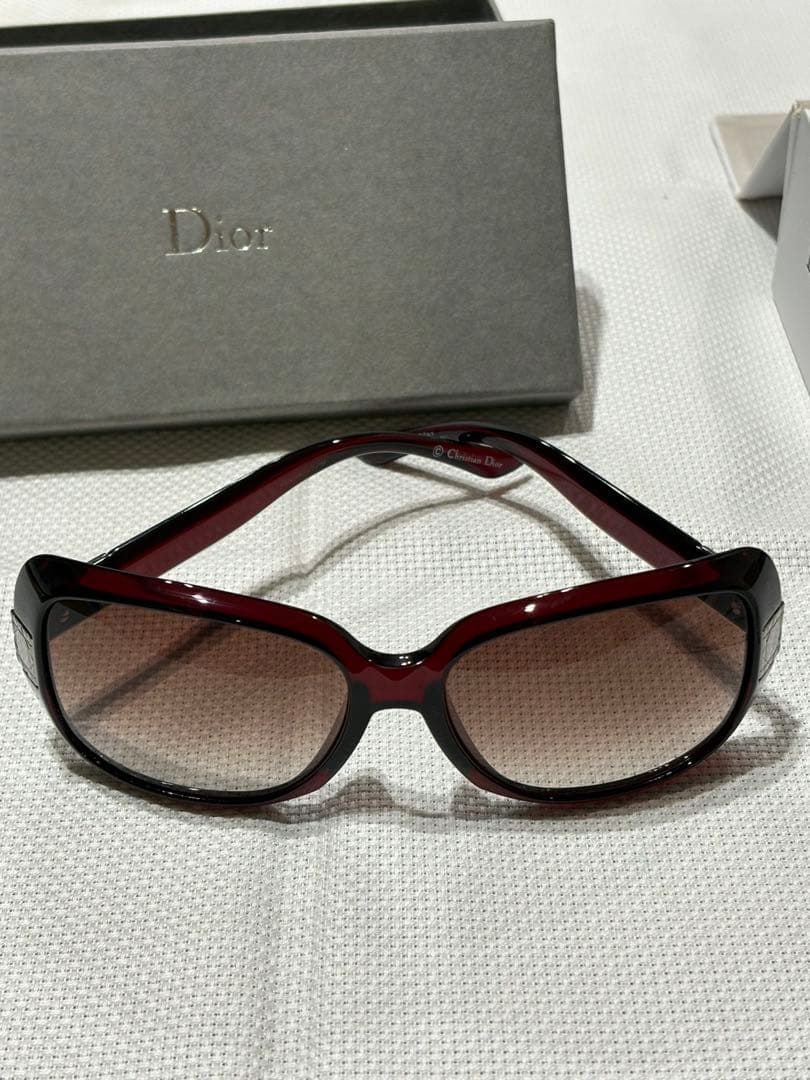 Dior ダークレッド ラウンドサングラス
