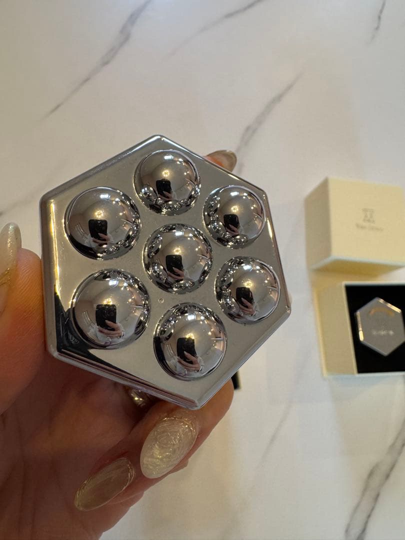 美容【レボリューション】サイズダウン美顔器リフトアップ小顔痩身