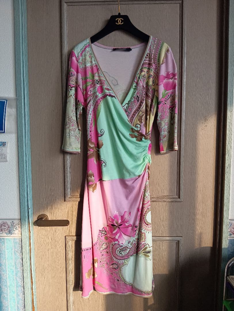 ♥美品　レオナール　ワンピース　膝丈ワンピース♥