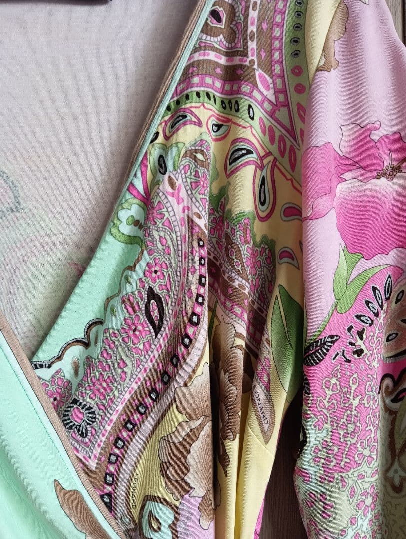 ♥美品　レオナール　ワンピース　膝丈ワンピース♥