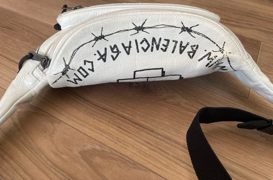 キ*ん様 BALENCIAGA バレンシアガ グラフィティ エクスプローラー ボ