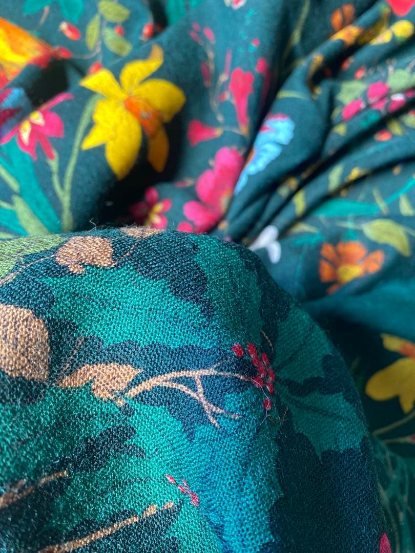 Gucci 花柄ウールストール