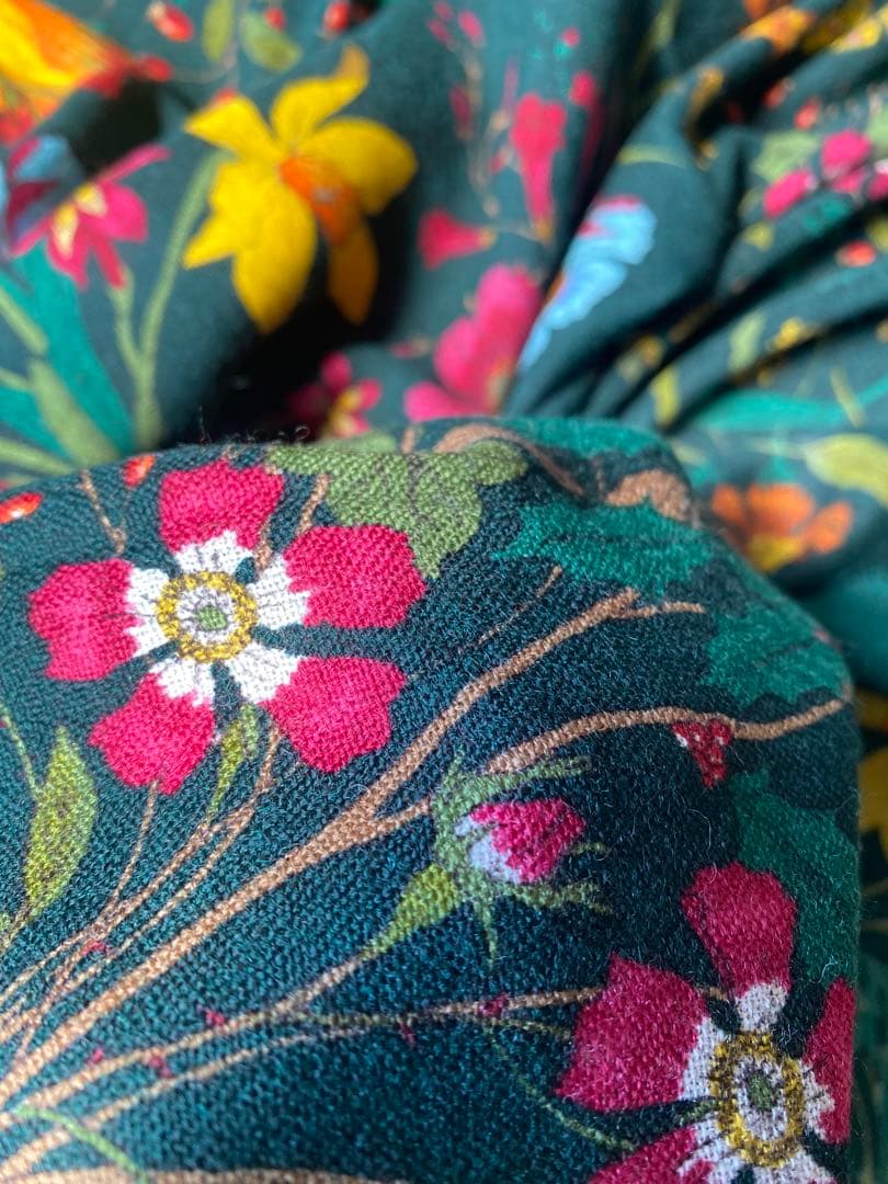Gucci 花柄ウールストール