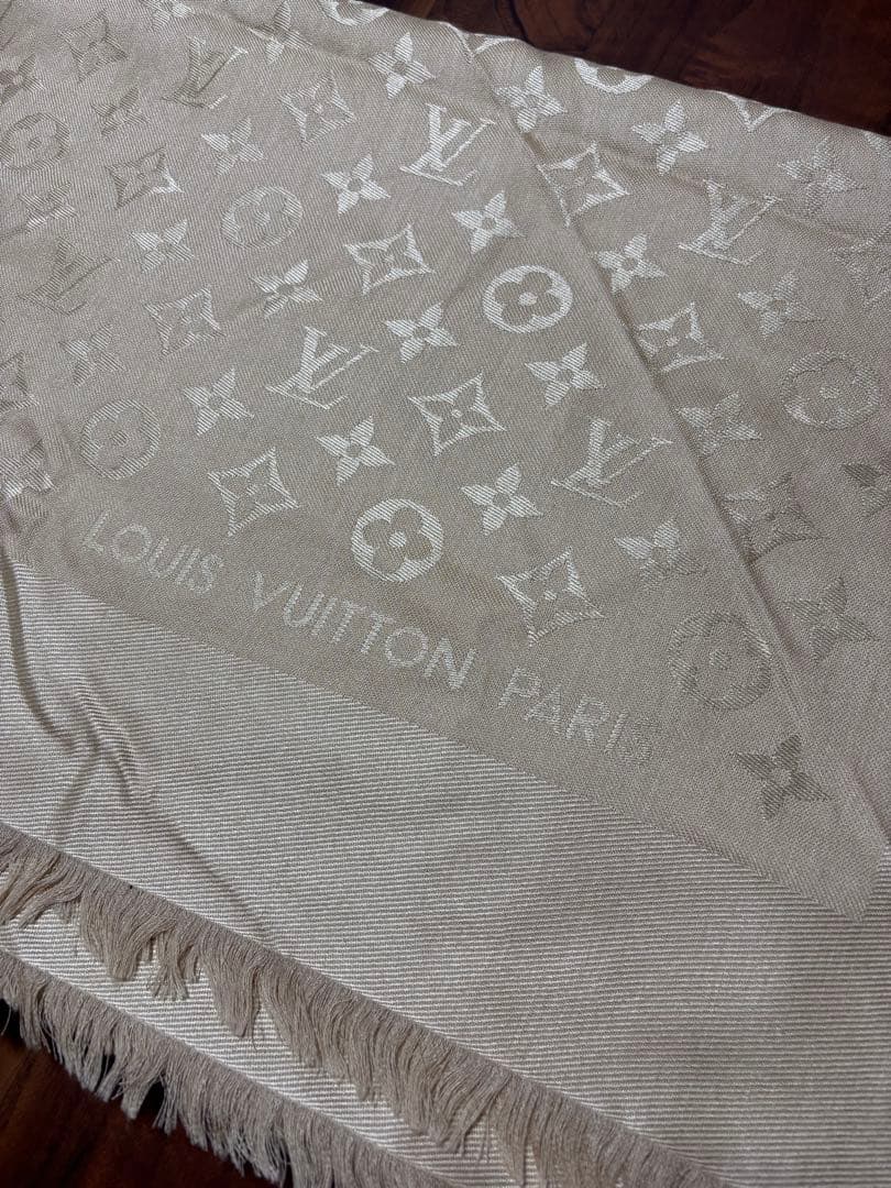 akita　美品　ルイヴィトン　大判ストール