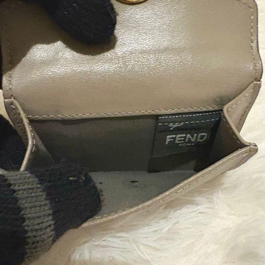 フェンディ 三つ折り財布 グレージュ ゴールド金具 コンパクトウォレット