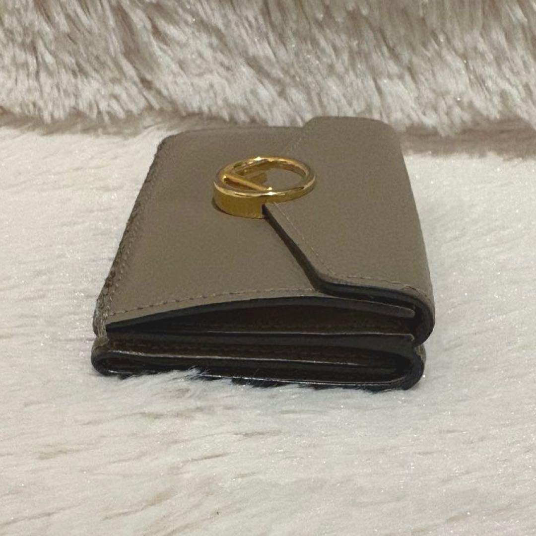 フェンディ 三つ折り財布 グレージュ ゴールド金具 コンパクトウォレット
