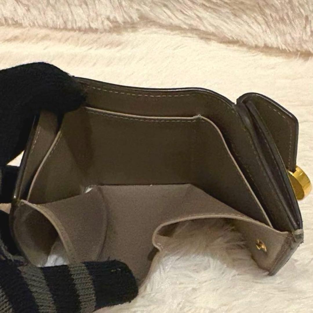 フェンディ 三つ折り財布 グレージュ ゴールド金具 コンパクトウォレット