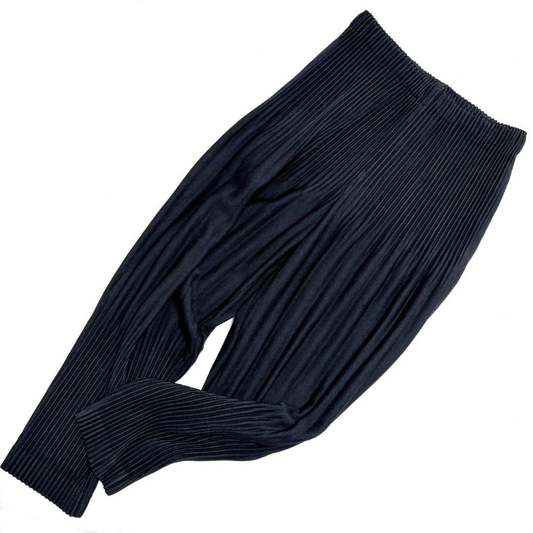 ISSEY MIYAKE HOMME PLISSÉ パンツ ブラック　1