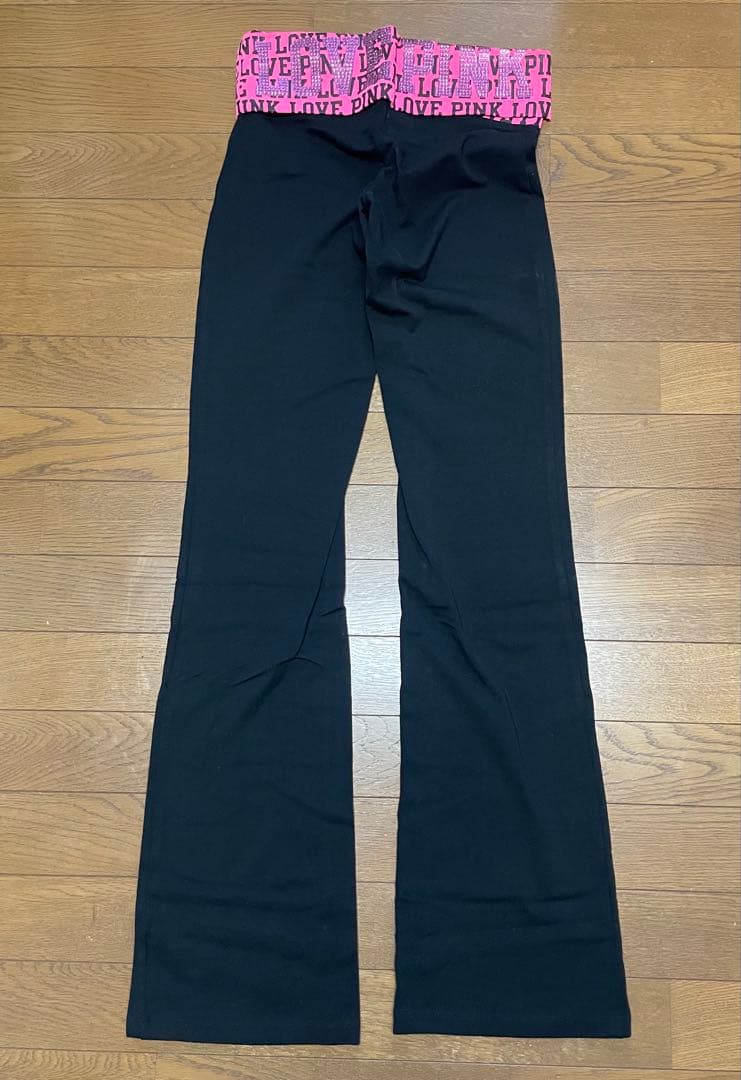 【ヴィクトリアシークレット】PINK 新品　ストレッチ　ヨガパンツ　レギンス