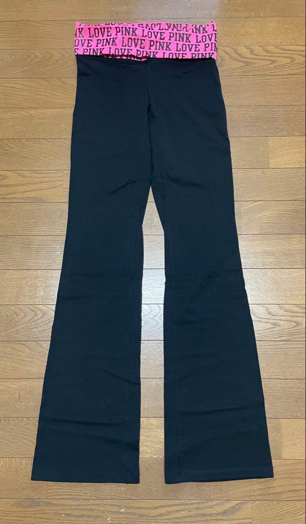 【ヴィクトリアシークレット】PINK 新品　ストレッチ　ヨガパンツ　レギンス