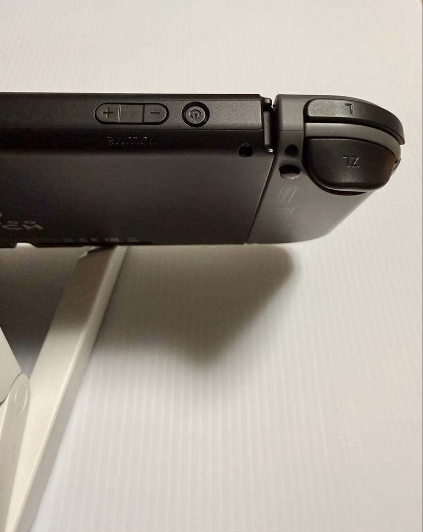 り*K様 おまけ付き　Nintendo Switch 新型　グレー　付属品完備