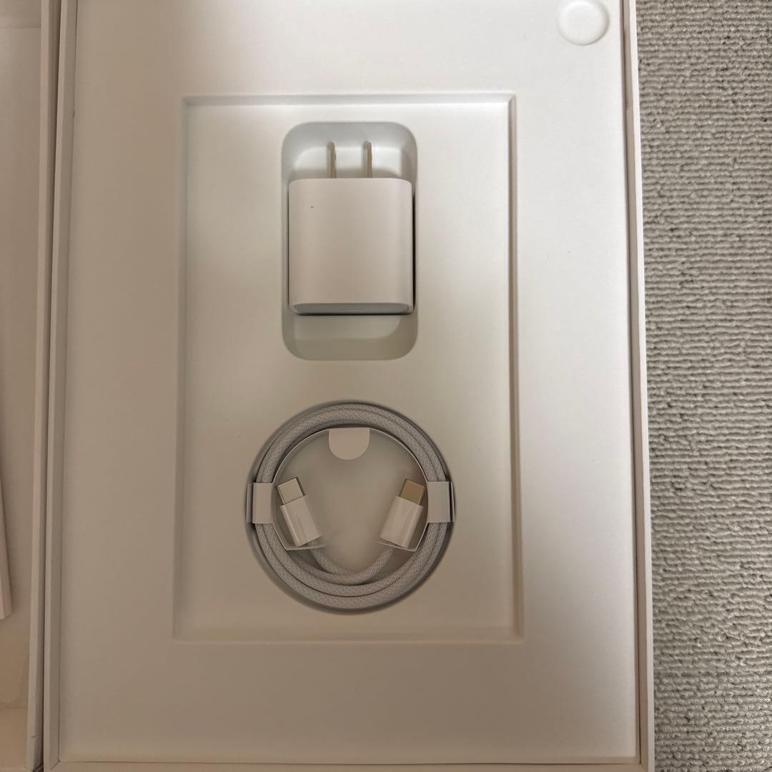 ほぼ新品　Apple iPad Air M3 128GB