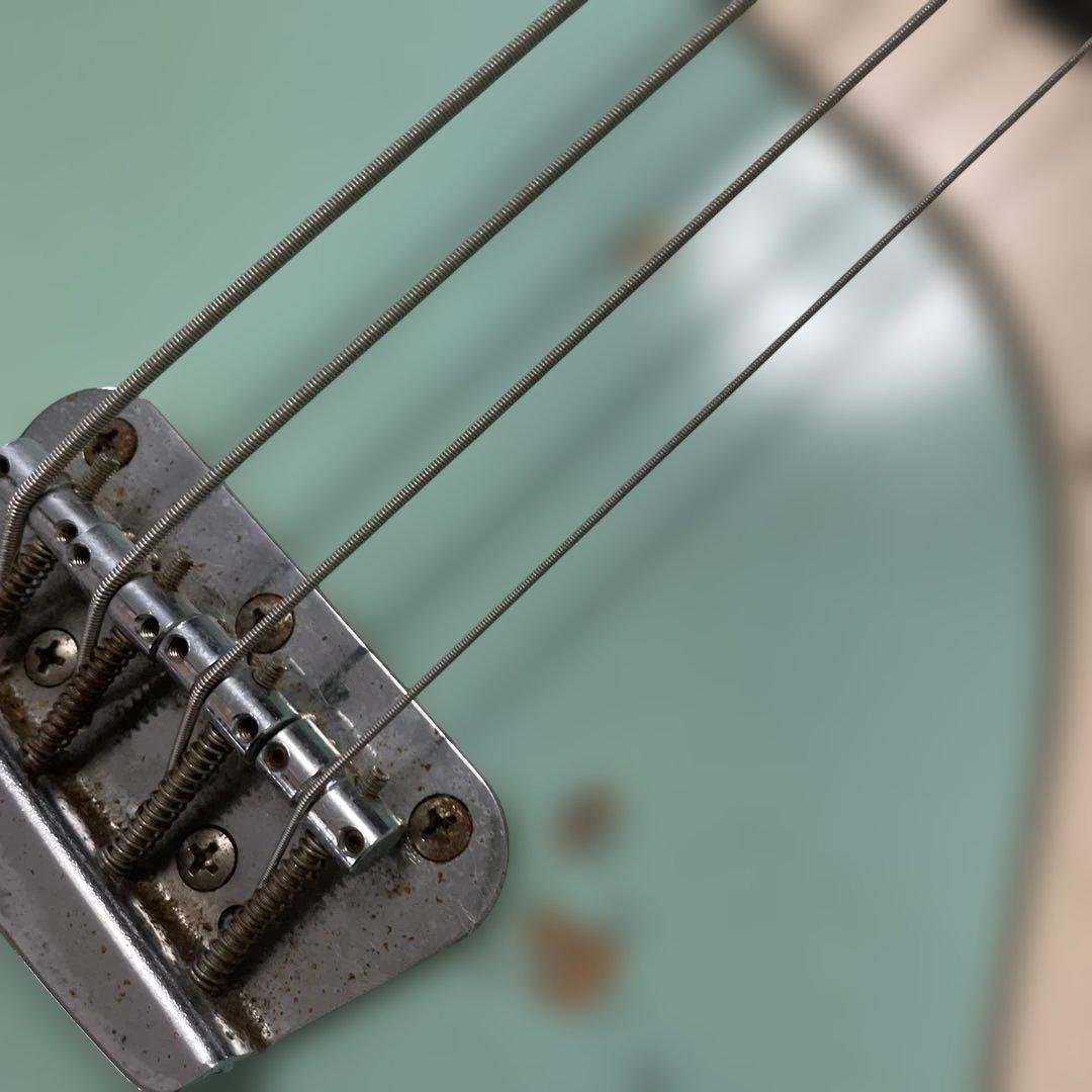 Squier MUSIC MASTER BASS キズ多数あり！