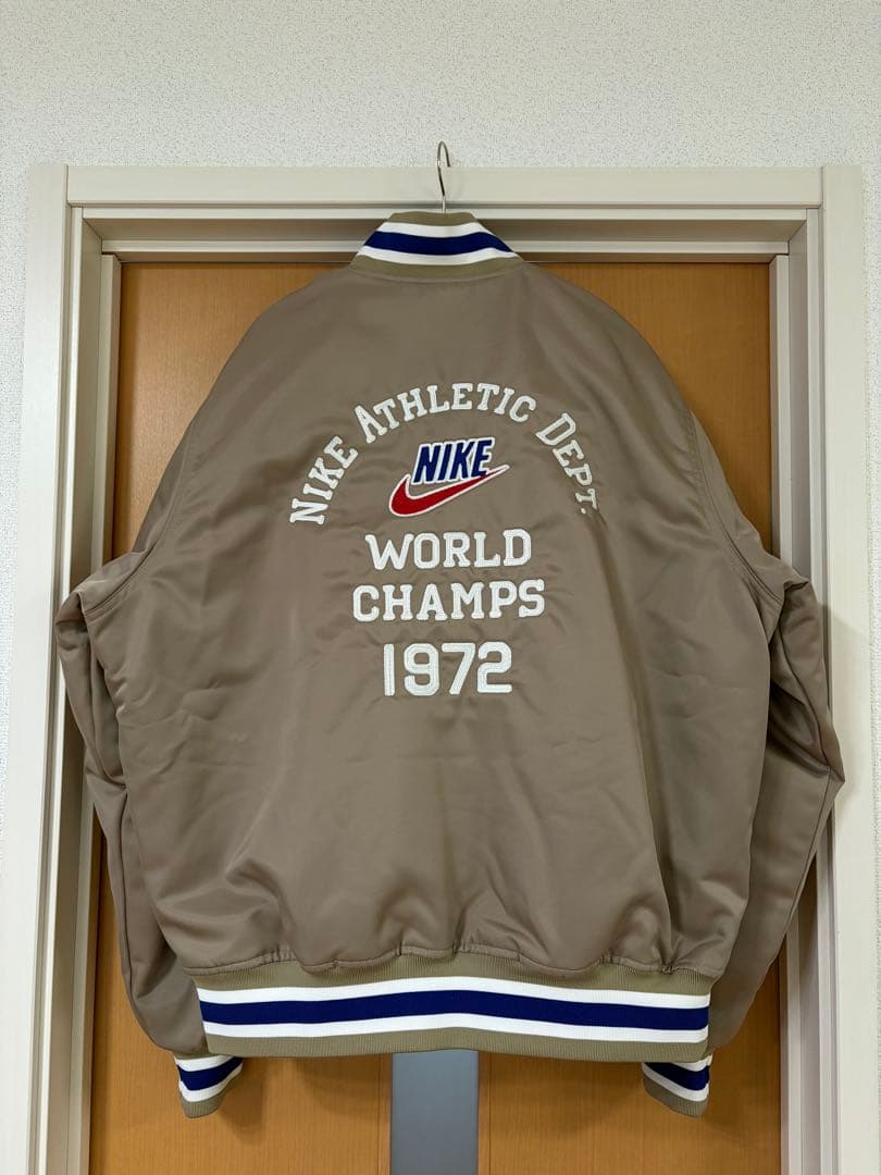 Nike ベージュジャケット MA-1