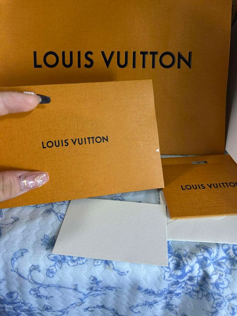 y*u様 LV SYMPHONY 香水 おすすめ、 付属品あり