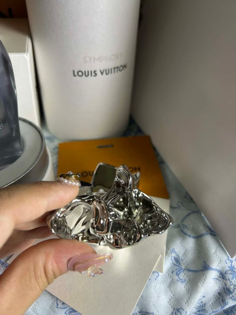 y*u様 LV SYMPHONY 香水 おすすめ、 付属品あり