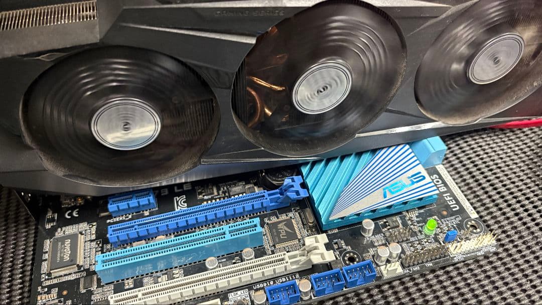 グラフィックボード・グラボ・ビデオカード GIGABYTE GeForce RTX 3080 GAMING OC 10G