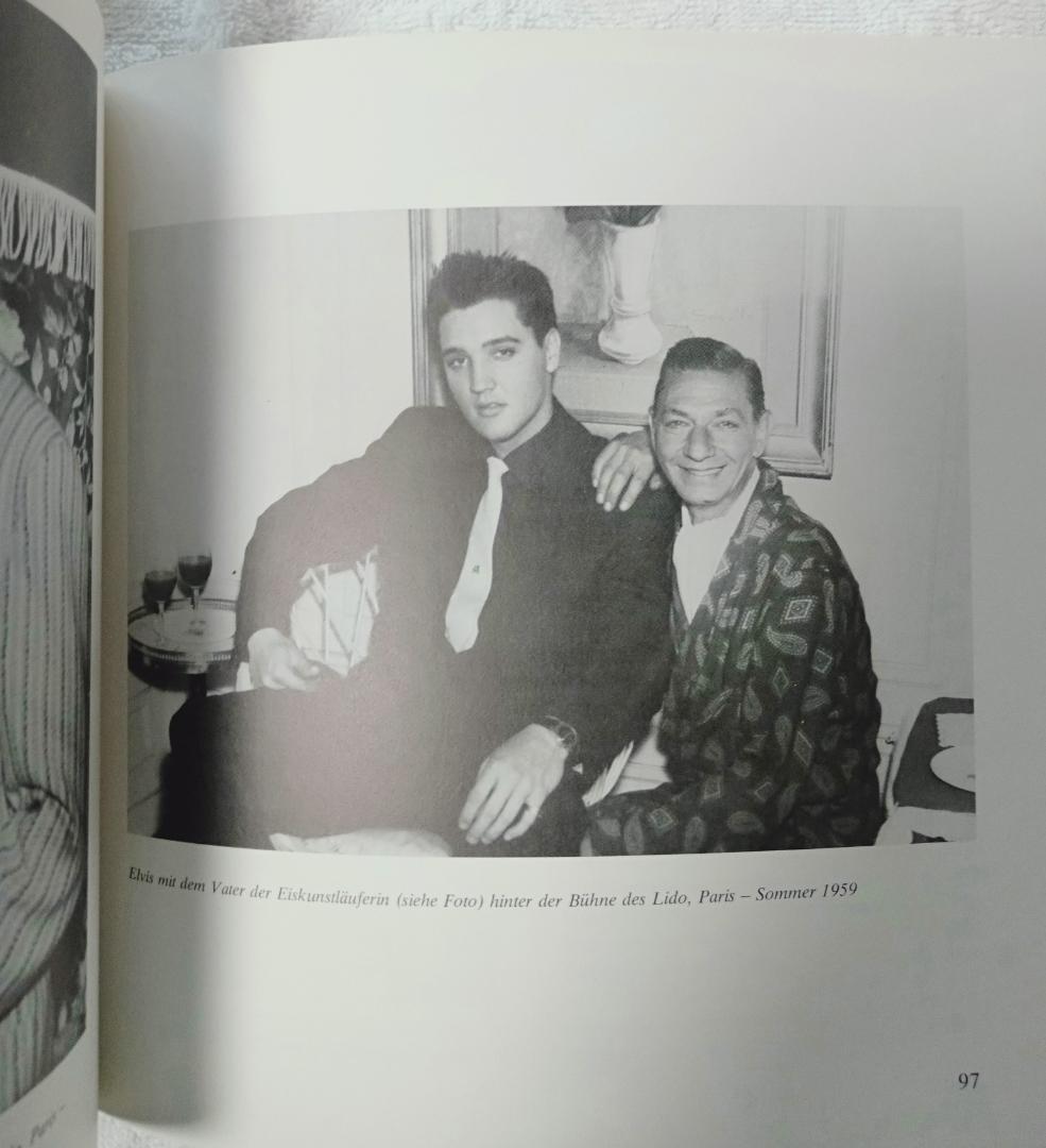 洋書 ELVIS in Deutschland