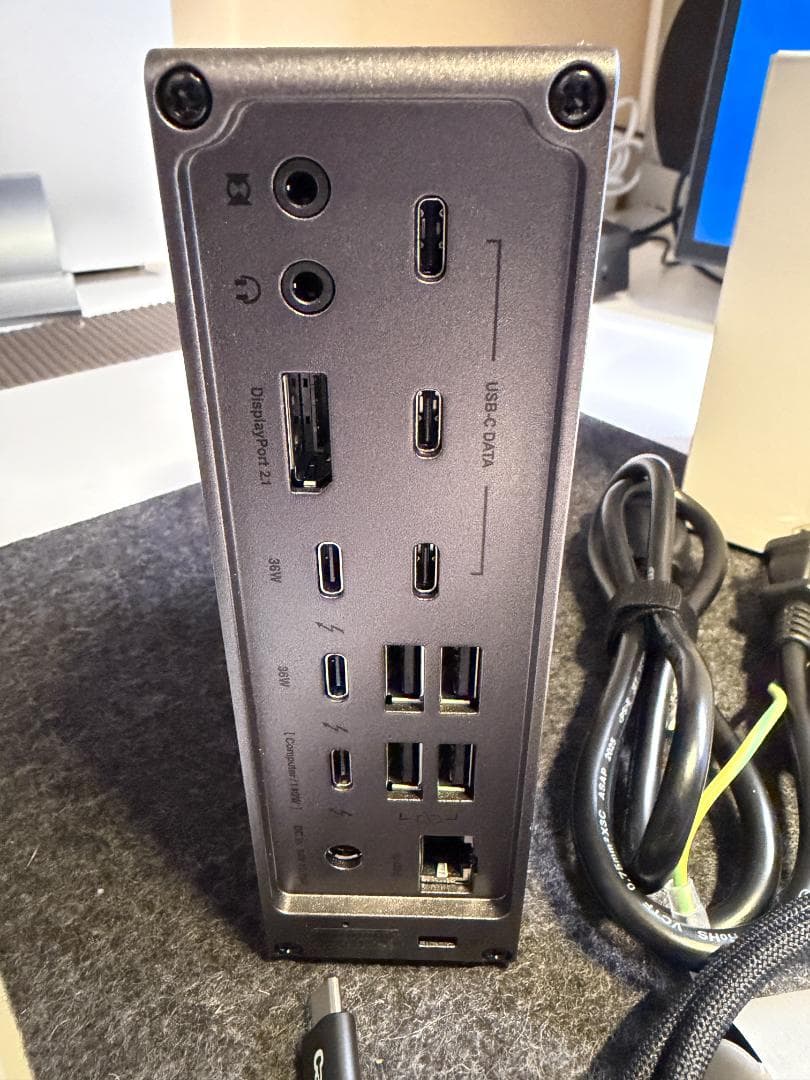 【ほぼ新品】CalDigit TS5 Plus ドッキングステーション