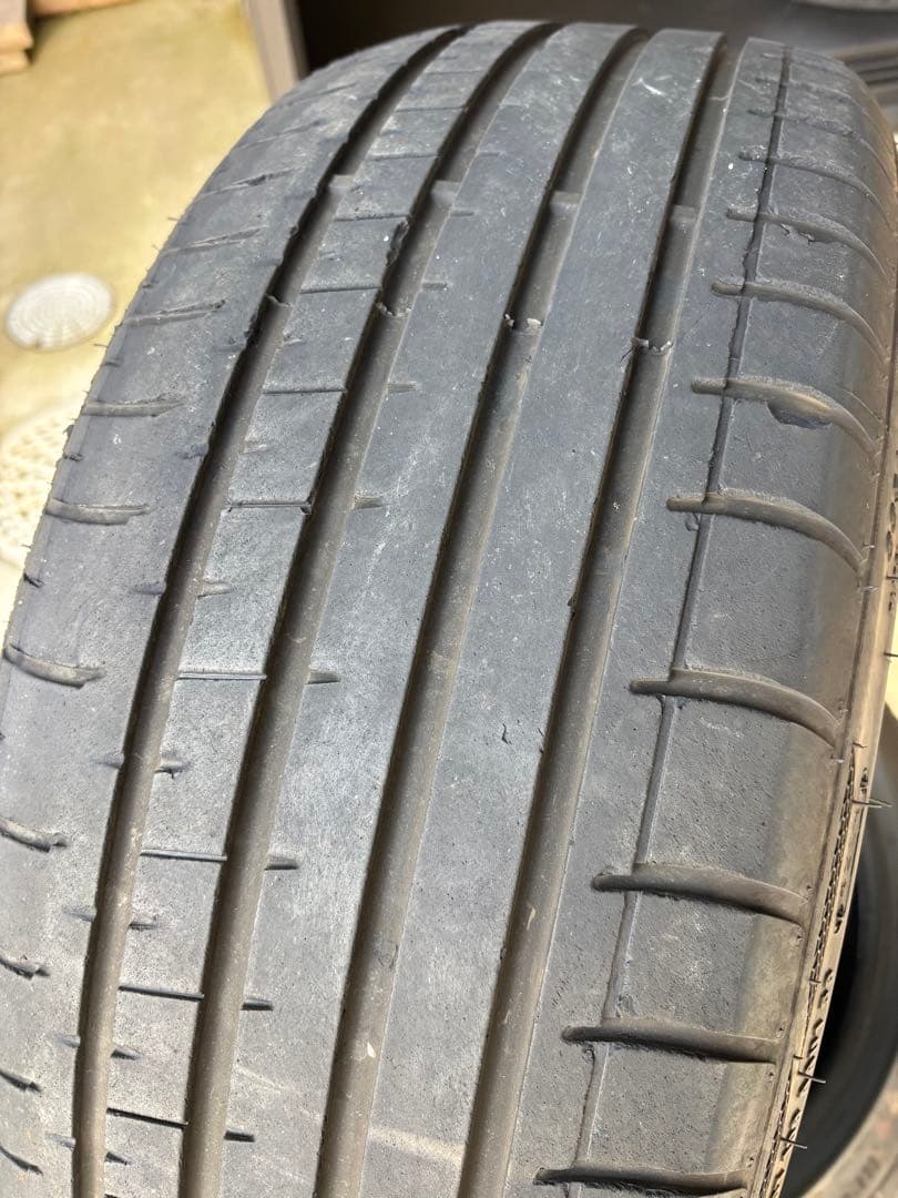 サマータイヤ 225/40 ZR20 101W XL 2本　アクセレラ