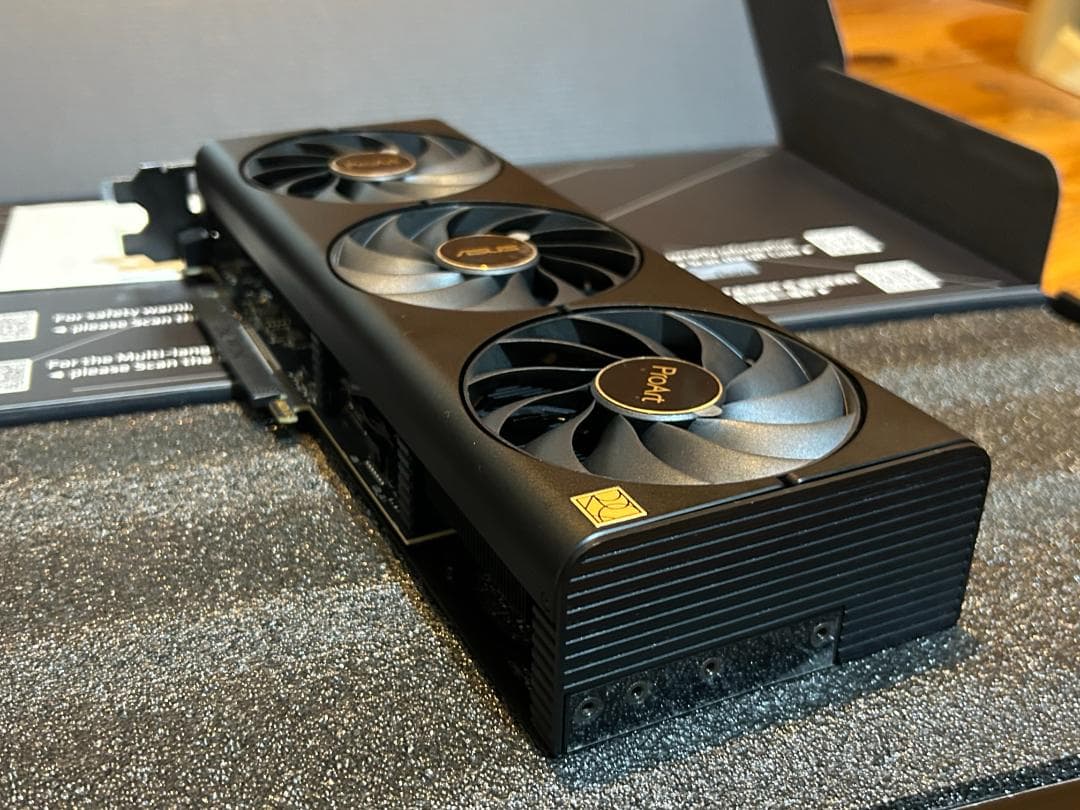 ASUS ProArt GeForce RTX 4070Ti グラフィックボード