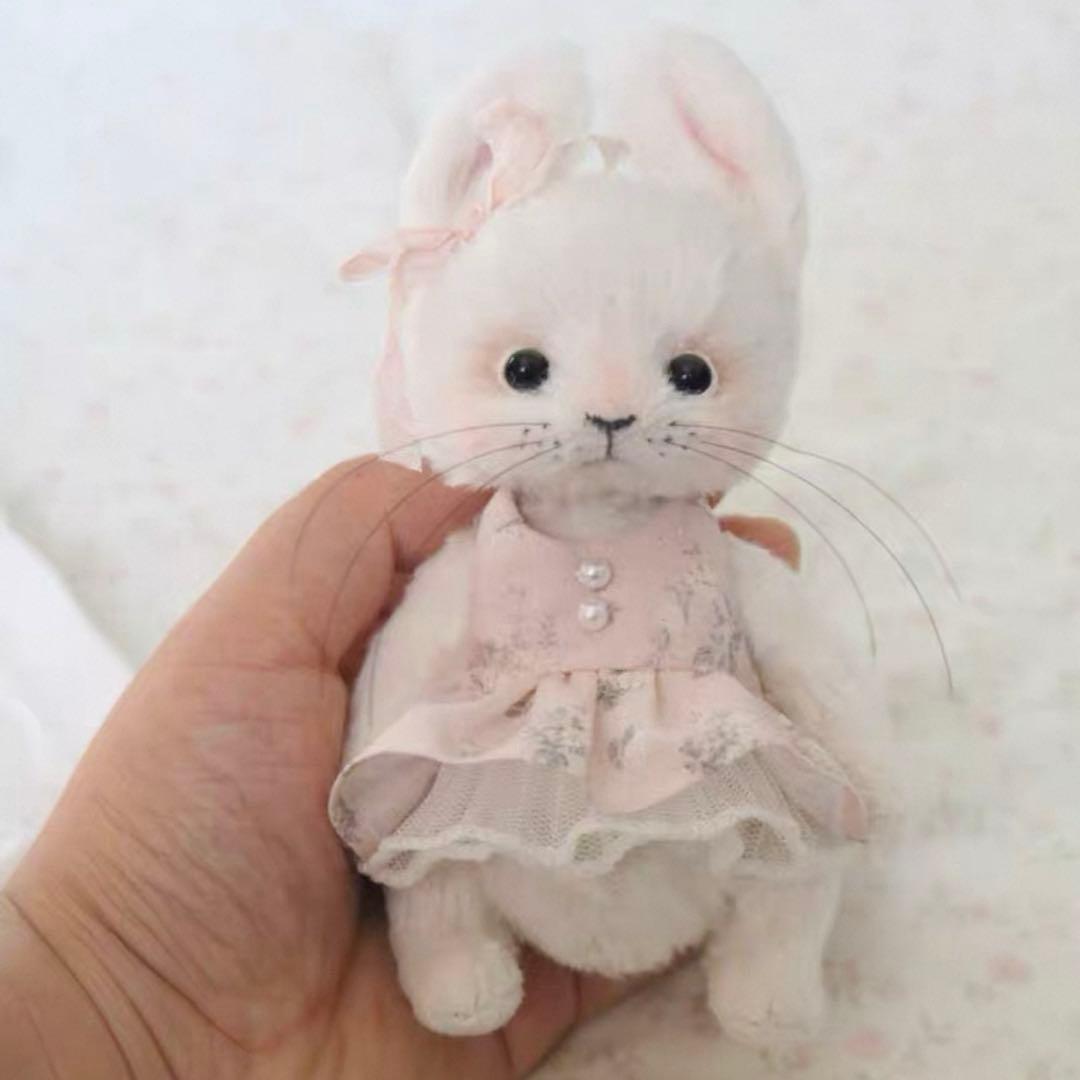 大人しい仔兎 アーティストベア 海外作家様 ハンドメイド ぬいぐるみ うさぎ