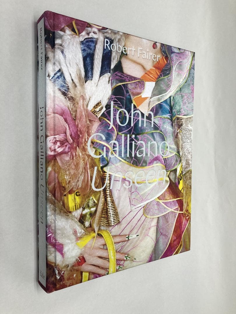 John Galliano Unseen ジョンガリアーノ ファッション 洋書