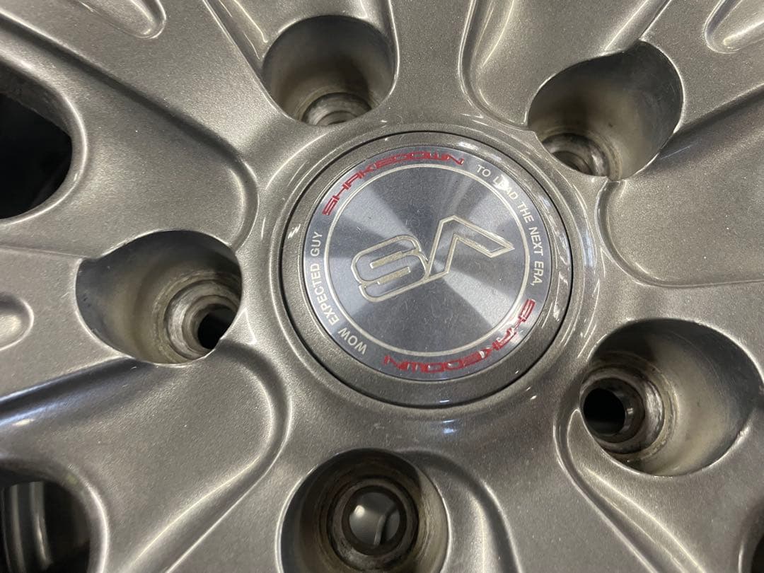 ブリヂストンスタッドレスタイヤ225/65R17＆ホイール４本