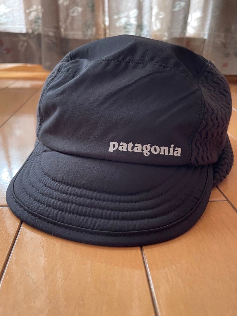 Patagonia ブラック　ウィンターダックビルキャップ