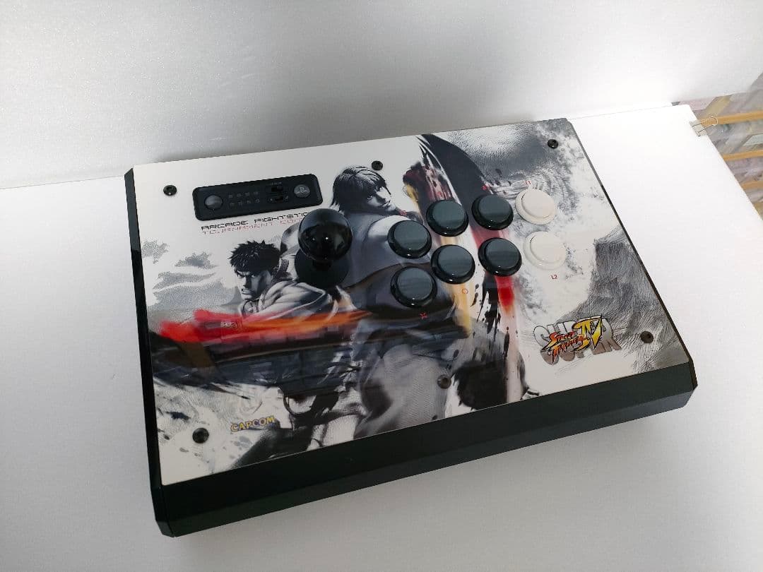 スーパーストリートファイターIV アーケードコントローラー マッドキャッツ TE
