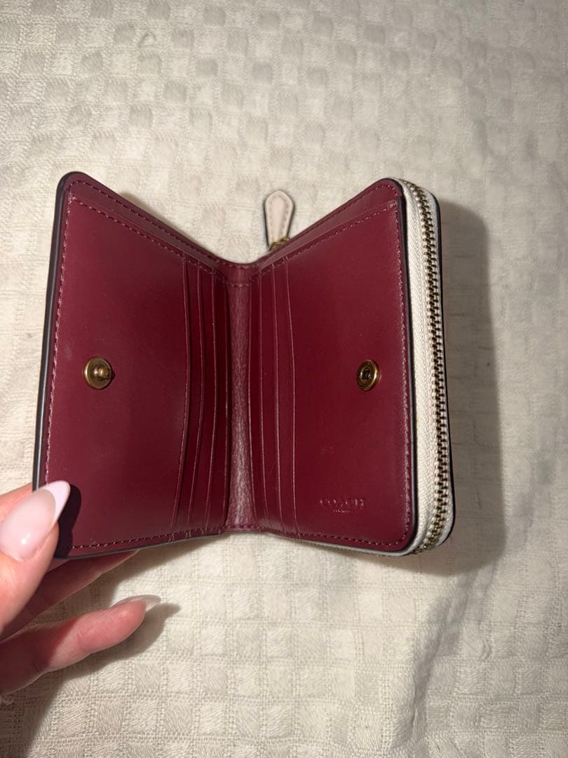 新品・未使用✨COACH コーチ 二つ折り財布 てんとう虫 フローラル 日本限定