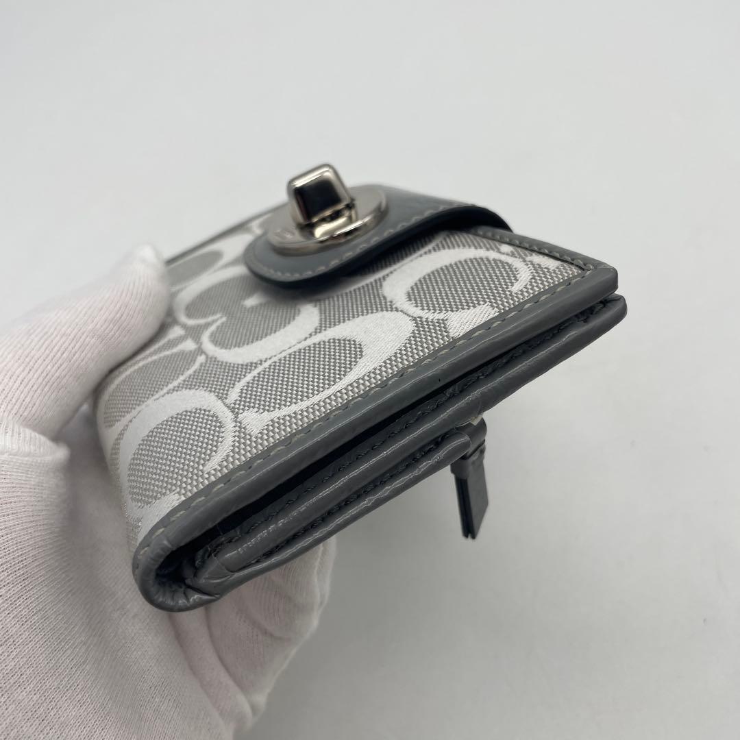 ☆新品未使用☆coach☆コーチ☆二つ折り財布