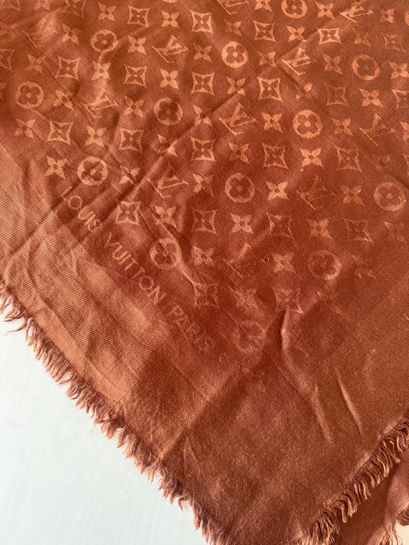Louis Vuitton モノグラム 大判ショール 137cmフリンジほつれ有