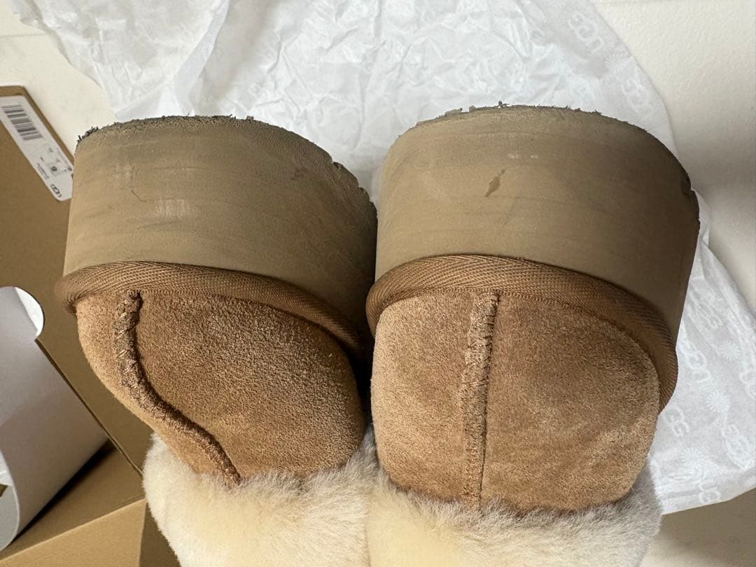 UGG Funketteスエードファーサンダル　厚底