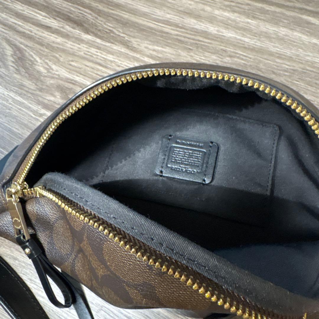 コーチ ボディバッグ ブラウン　美品