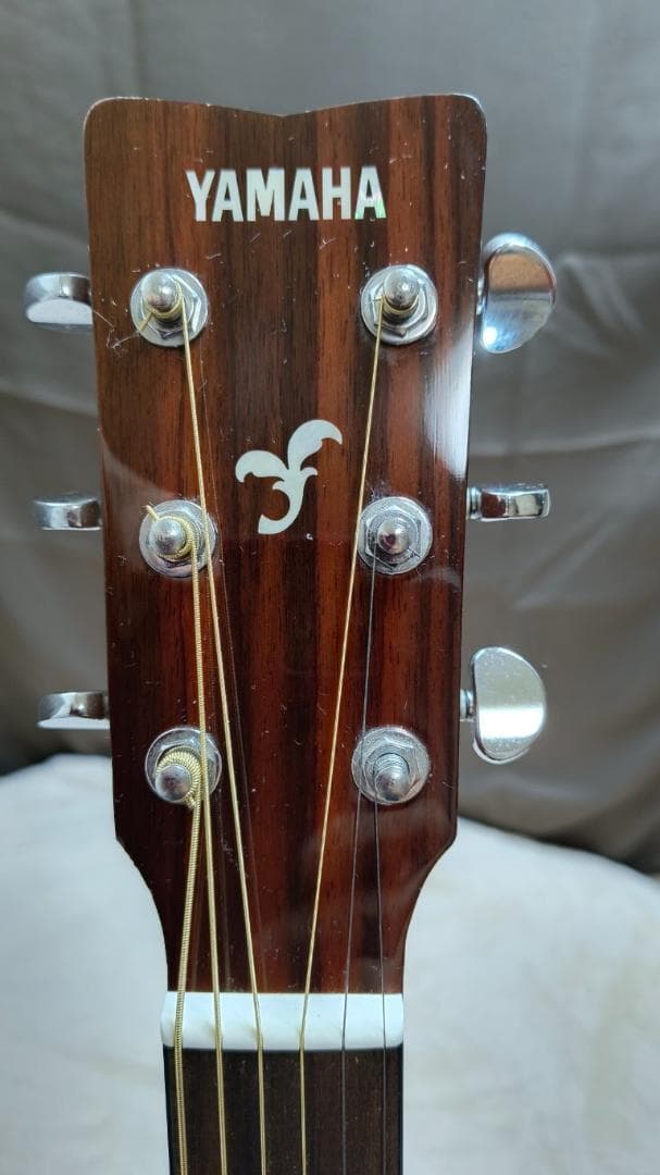 YAMAHA　アコースティックギター　FG700S
