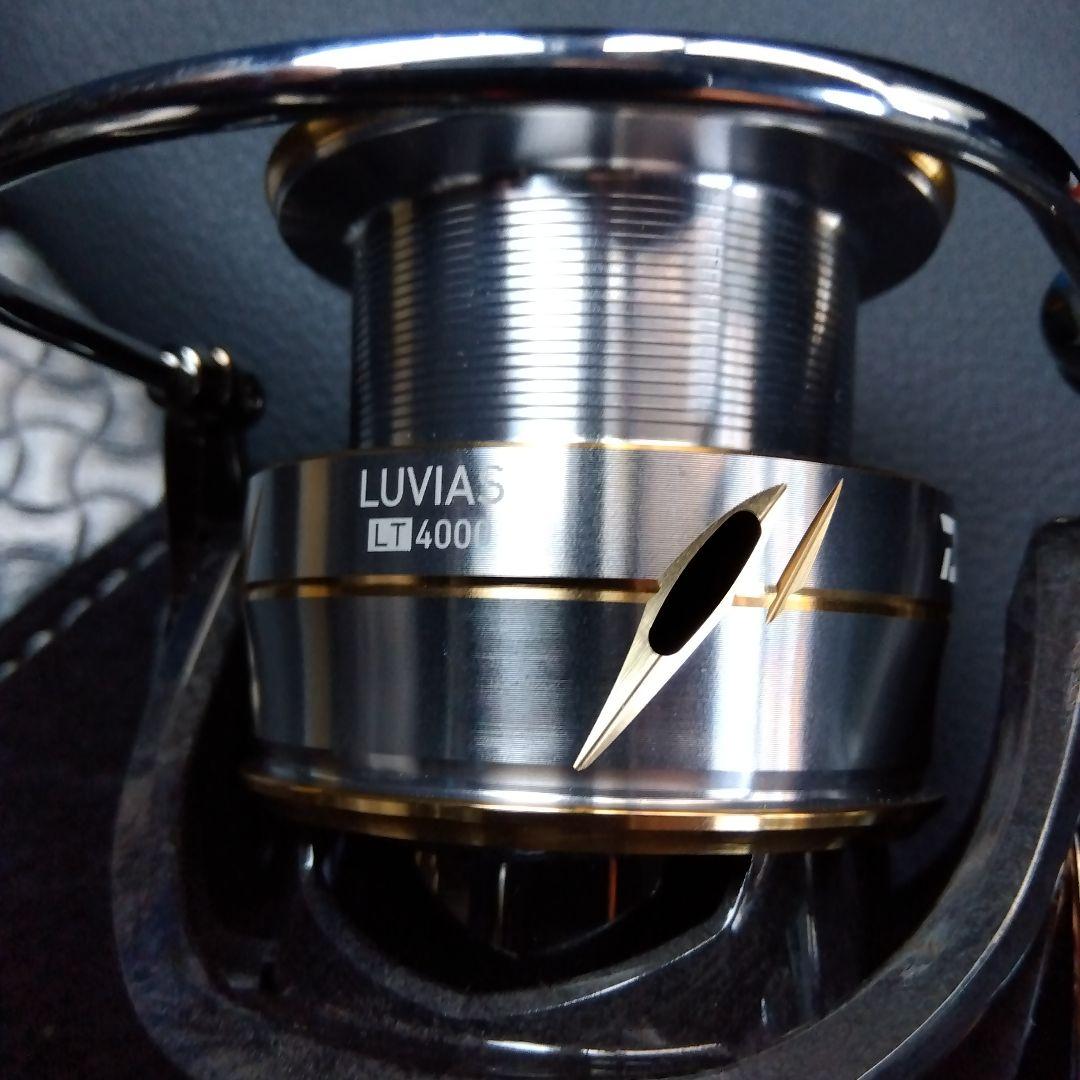 20LUVIAS LT 4000CXHスピニングリール 　一度のみ使用糸付き