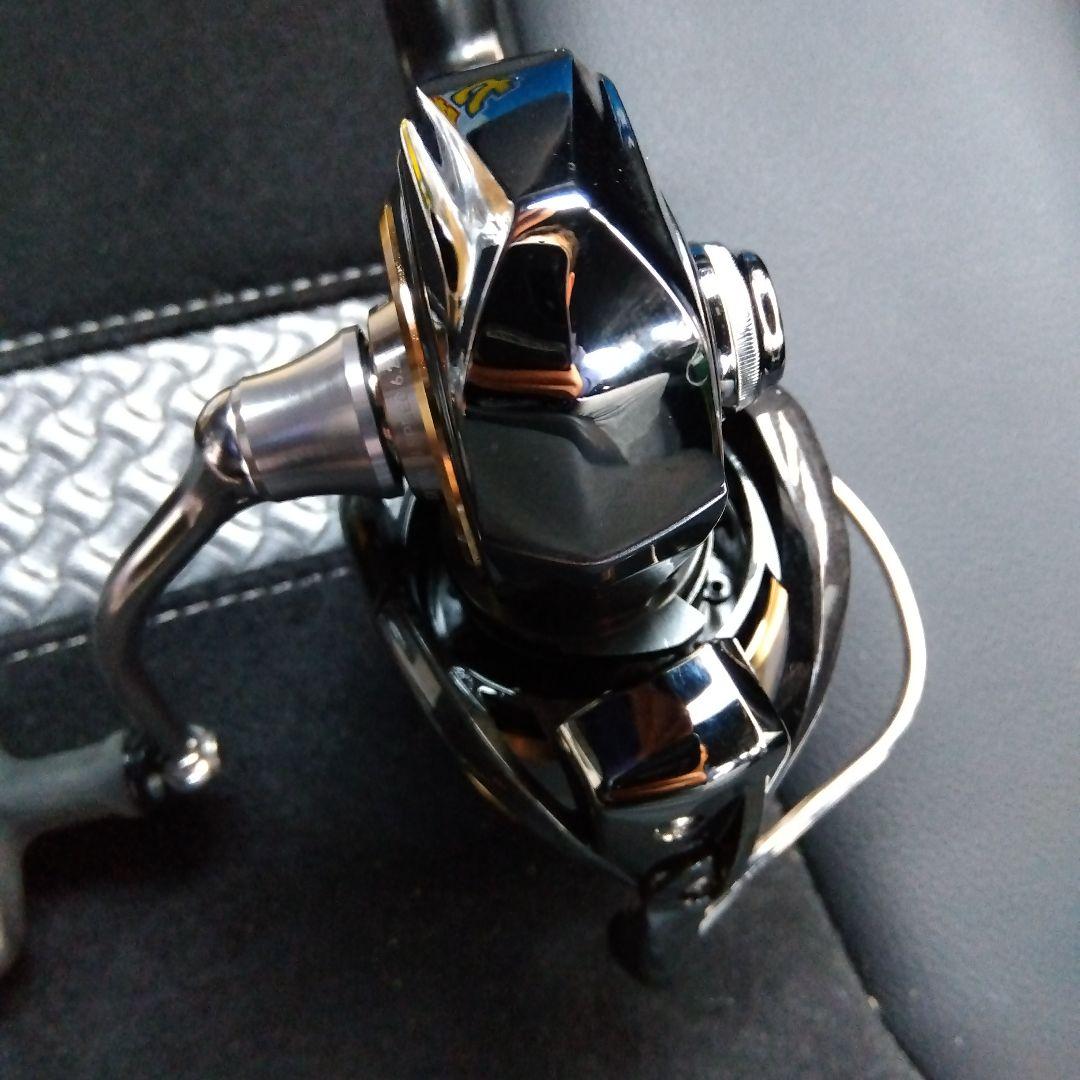20LUVIAS LT 4000CXHスピニングリール 　一度のみ使用糸付き