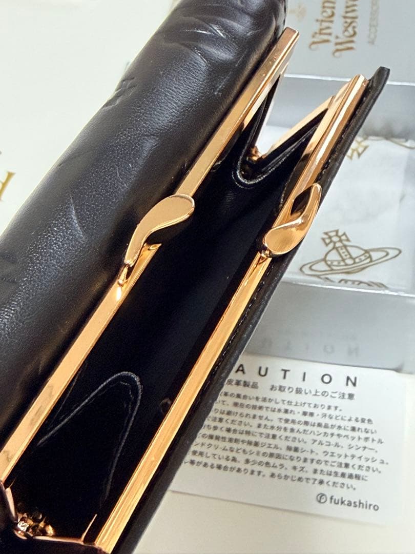Vivienne Westwood ブラック　三つ折り財布 金マーク