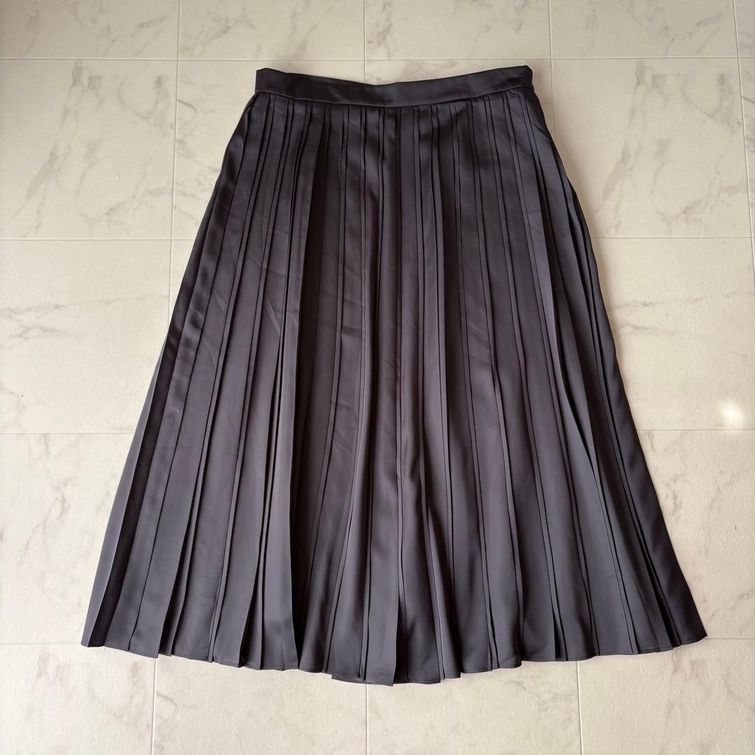 美品✨《iCB》大きいサイズ ♡ 洗える　サテンプリーツスカート 48