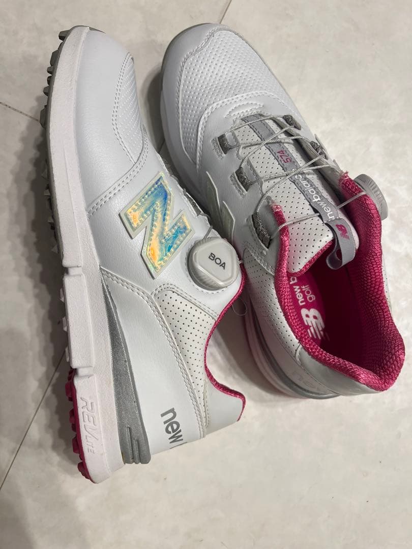 New Balance BOA ゴルフシューズ 女性用 ホワイト/ピンク