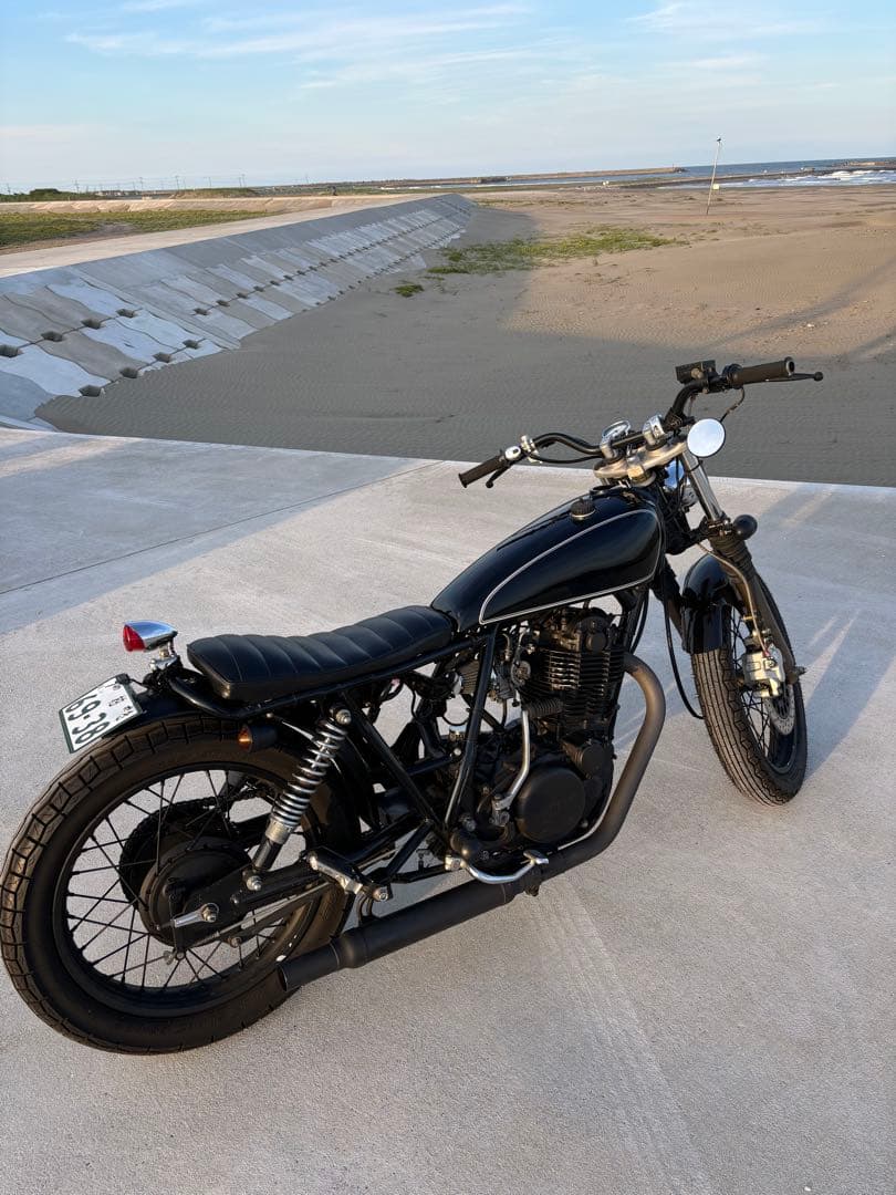 sr400 バイク用黒フラットシート