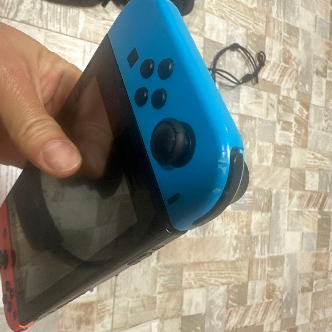 d*7様 Nintendo Switch 本体 青/赤 Joy-Con付き