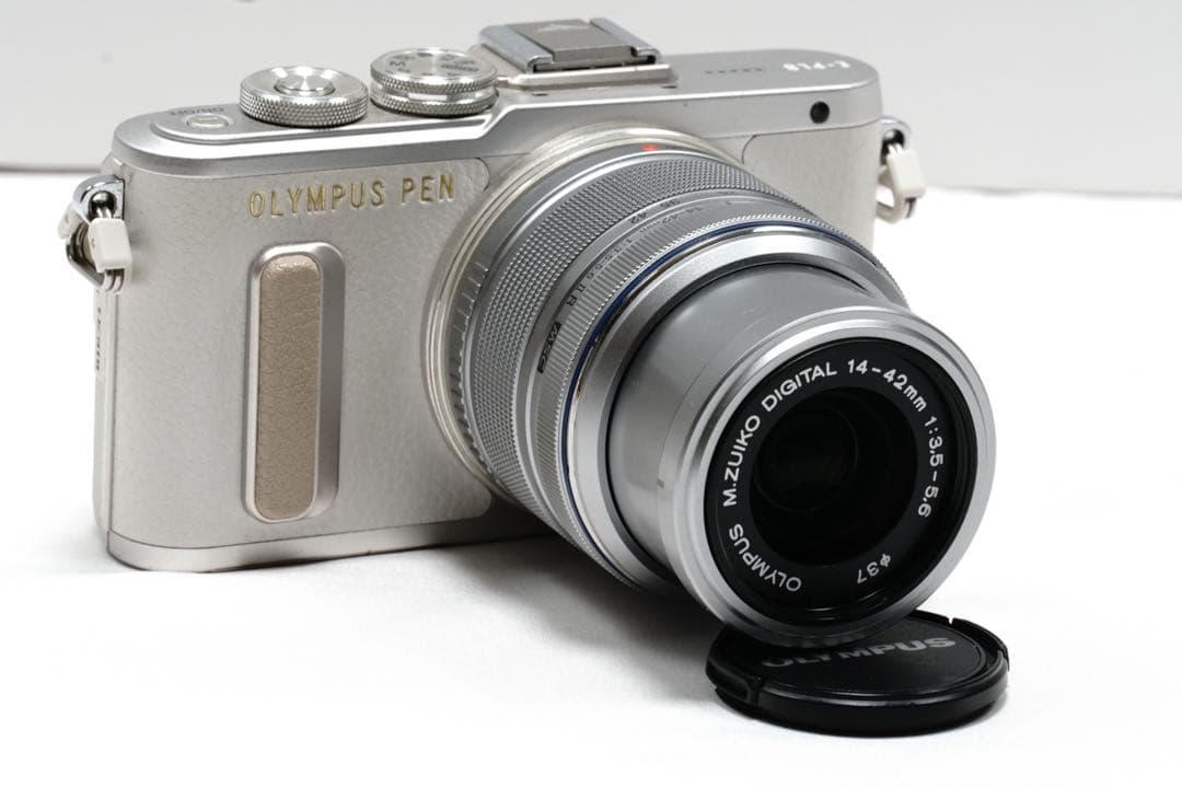 OLYMPUS PEN E-PL8 ホワイト