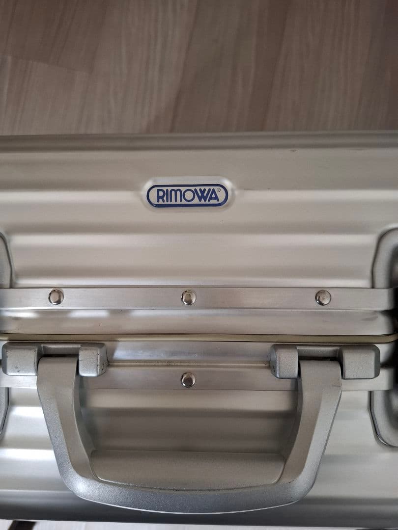 【値下げ最終】リモワ「トパーズ」48L 4輪シルバー